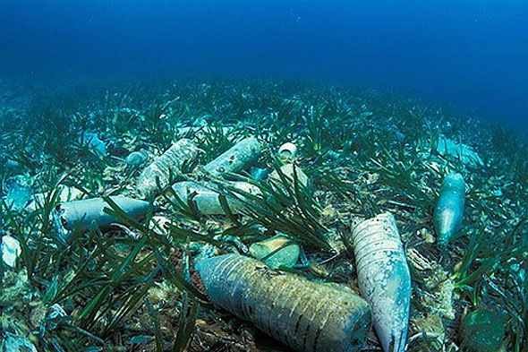 Lixo No Fundo Do Mar